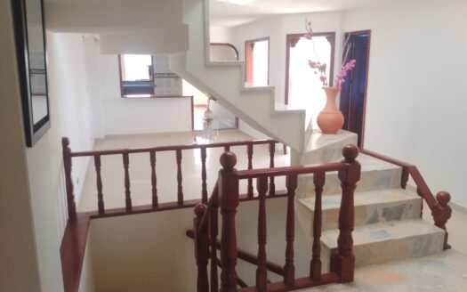 CASA BIEN LOCALIZADA EN CARUPA