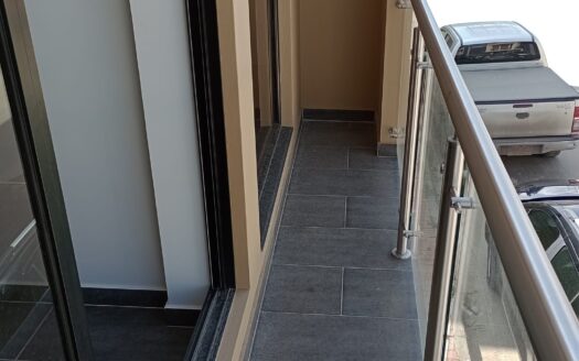 CASA CON DOS APARTAMENTOS UBATE