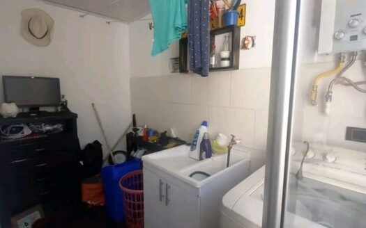 Casa esquinera con local en Ubaté