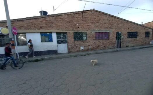 Casa esquinera comercial en Ubate