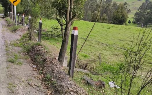 Finca a borde de via hacia Carupa