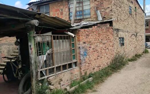 Casa de tres aptos en Ubate