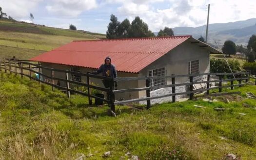 👉 Productiva finca con casa en Carupa👈