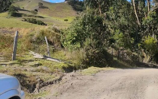 👉 Productiva finca a 1 km de Carupa👈